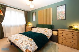 Bedroom- click for photo gallery